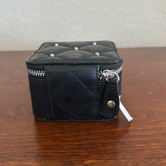 NWT WHBM Jewelry Case! - Picture 7 of 13